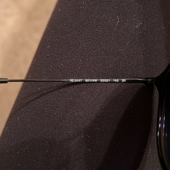 Ray-Ban Sunglasses - Picture 6 of 7